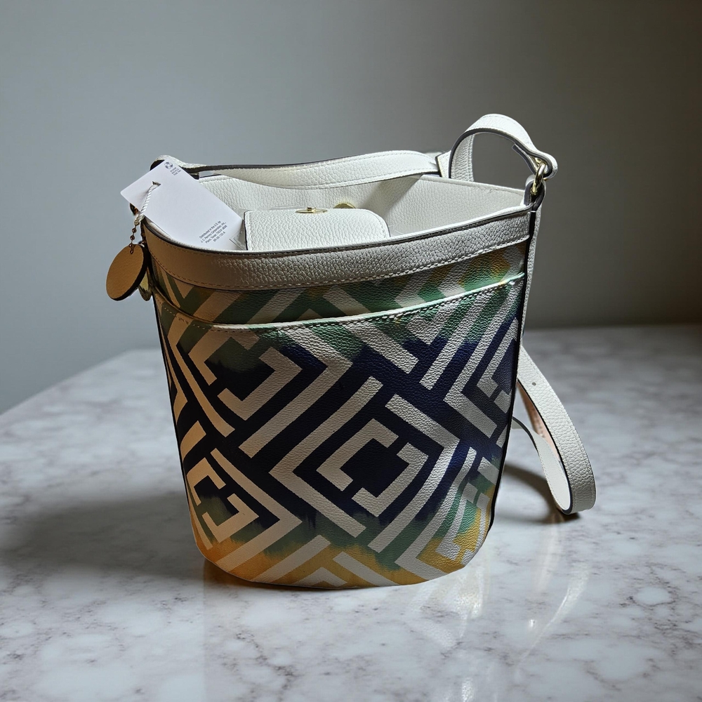 NWT Liz Claiborne Multicolor Geometric Justine hand Bag